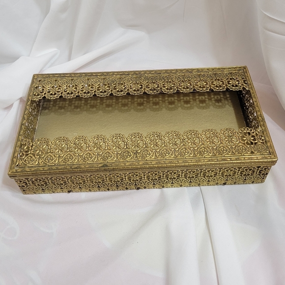 Tissue Box - Vintage filigree Brass Golden Tissue Box - Hollywood Regency - Picture 8 of 9